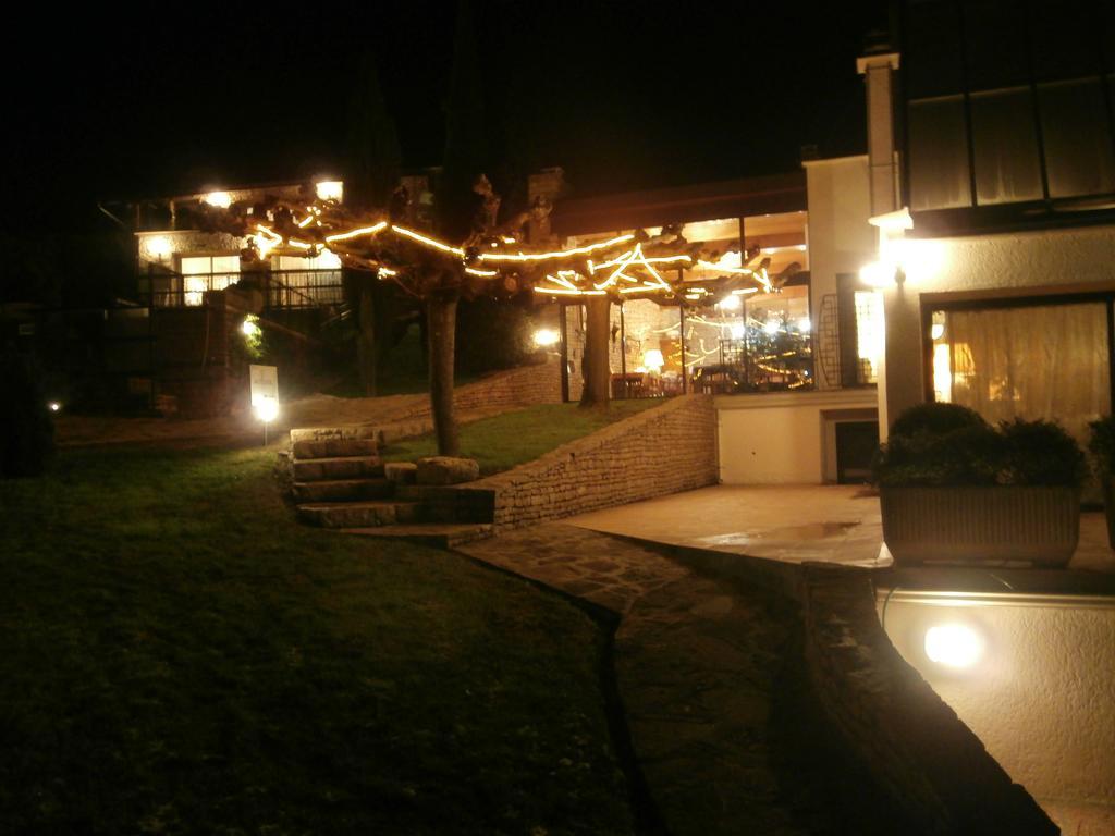 La Villa Du Rhone Miribel  Exterior photo